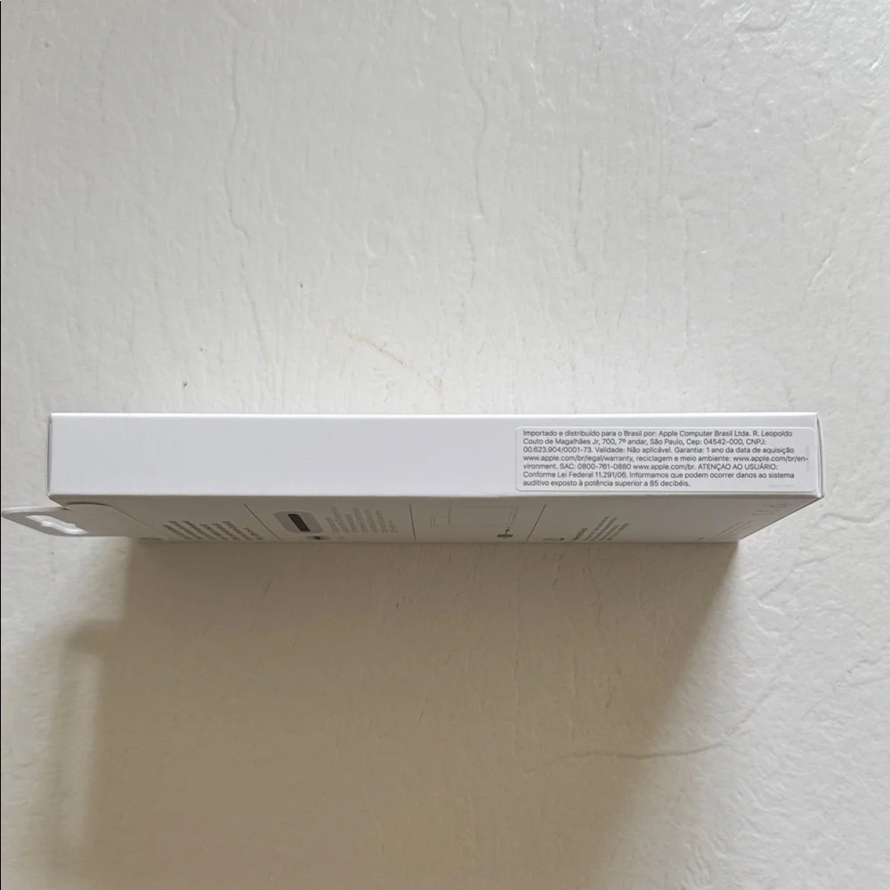 Apple White USB-C to SD Card Reader Adapter